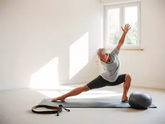 Pilates dla seniorów: Jak poprawić gibkość i siłę mięśni