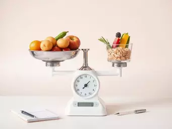 Bilans kaloryczny krok po kroku – jak kontrolować nadwyżkę i deficyt