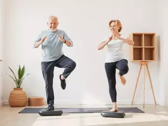 Ćwiczenia równowagi i koordynacji: Profilaktyka upadków u seniorów