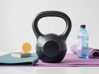 Kettlebell dla Początkujących: Przewodnik po Rozmiarach, Ćwiczeniach i Cenach